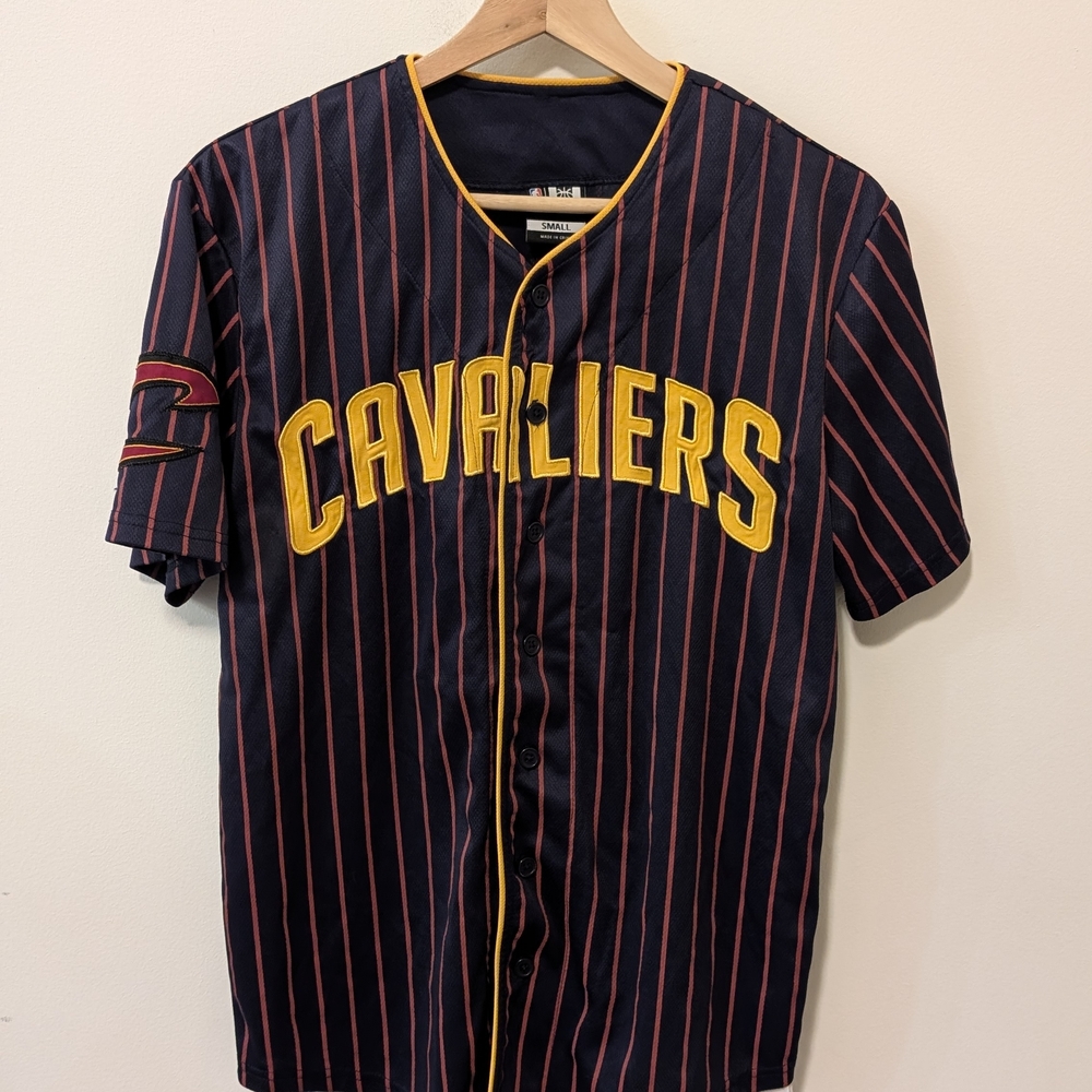 Cleveland Cavaliers NBA Basketball Navy Red Striped Jersey Men's Size Small